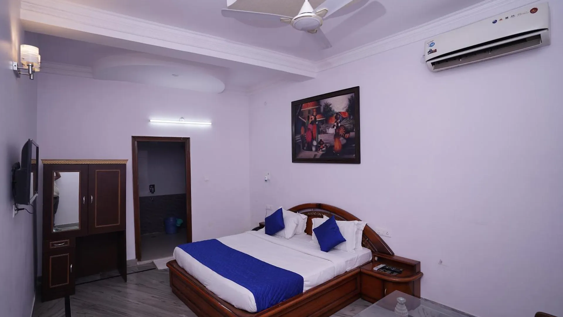 Hotel Lecston @Yashobhoomi Dwarka Sector - 25 Metro Station Delhi  India