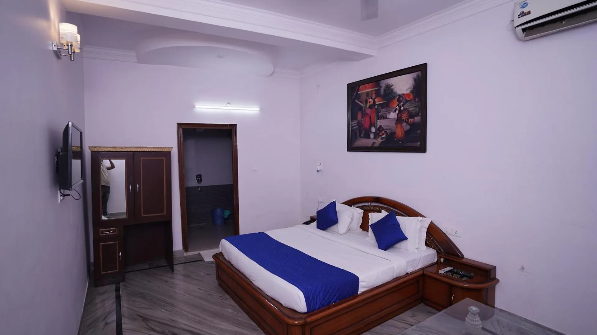 Hotel Lecston @Yashobhoomi Dwarka Sector - 25 Metro Station Delhi  3*, Delhi (National Capital Territory of India)