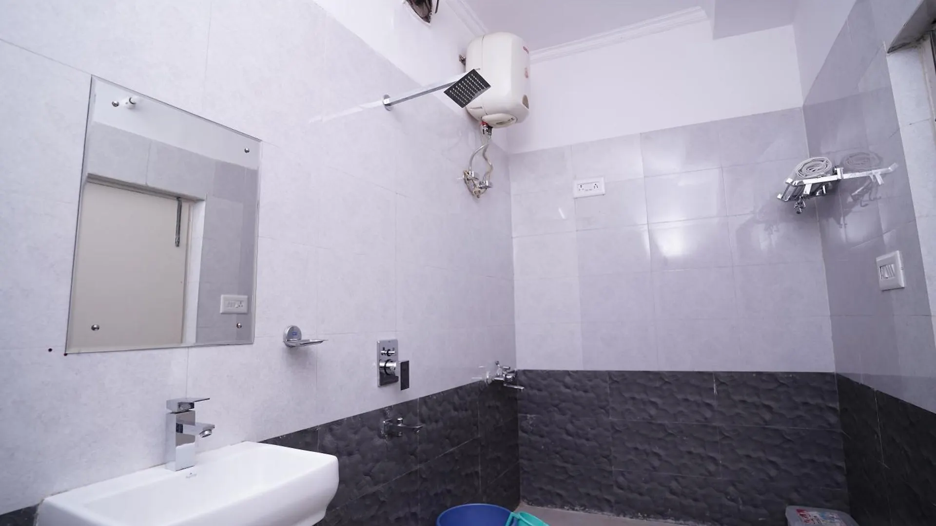 Hotel Lecston @Yashobhoomi Dwarka Sector - 25 Metro Station Delhi  3*, Delhi (National Capital Territory of India)